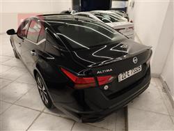 نیسان ئەلتیما